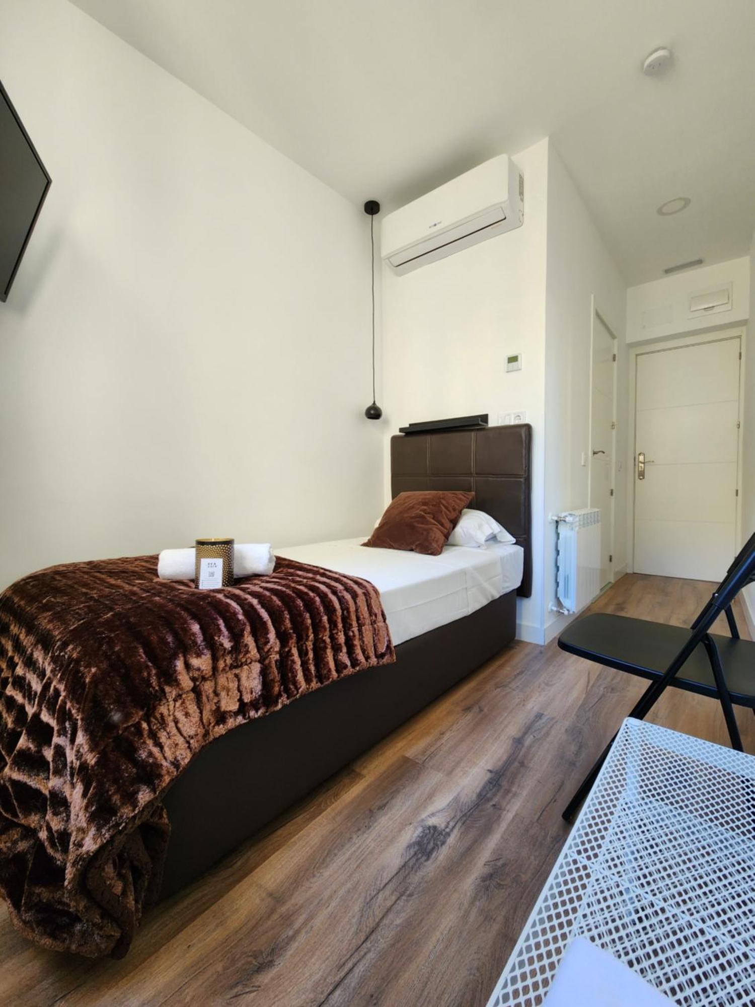 Hostal Arenal Madrid Exterior photo