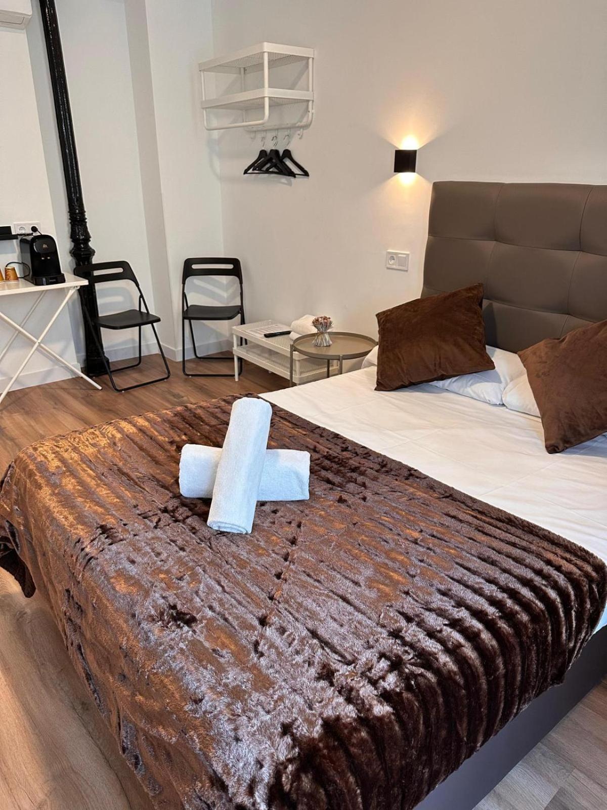 Hostal Arenal Madrid Exterior photo